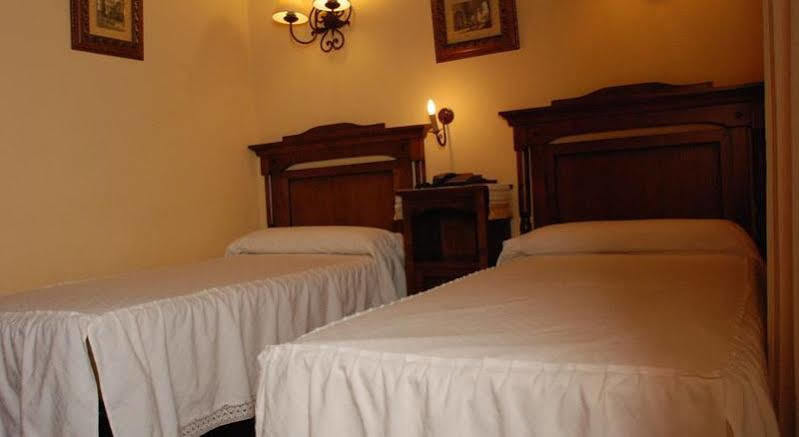 Hospederia Casa De Cisneros Guest house 2*